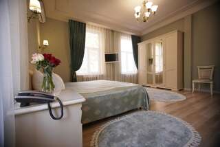 Гостиница Гранд Кавказ Отель Нальчик Люкс с кроватью размера "queen-size" и гидромассажной ванной-6